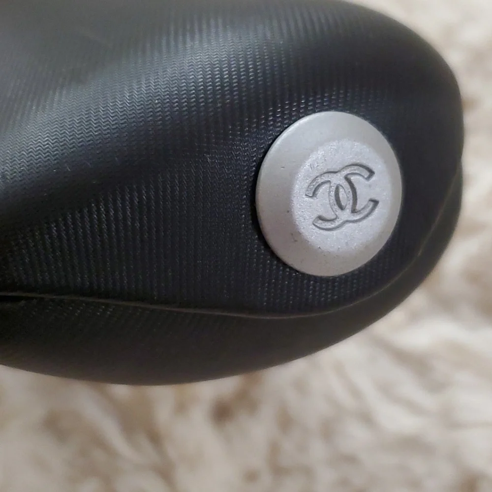 👓 Authentic Chanel Sunglassess Hard Case